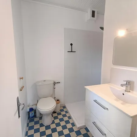 Rubis Provencal Climatise Avec Terrasse Apartament