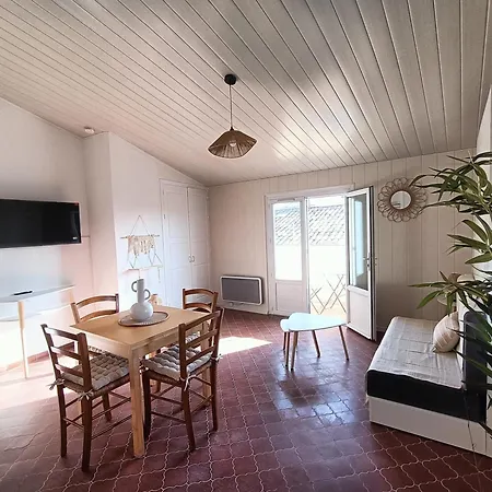 Rubis Provencal Climatise Avec Terrasse